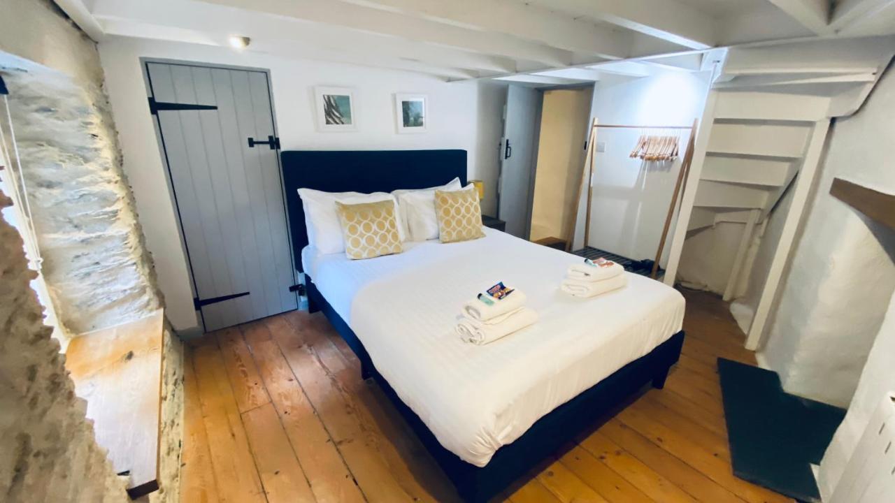 Spindrift Is A Beautiful Newly Refurbished Three Bedroom Private Family House Located On The Old Harbour And The Coastal Path In The Heart Of Beautiful Polperro Exterior foto