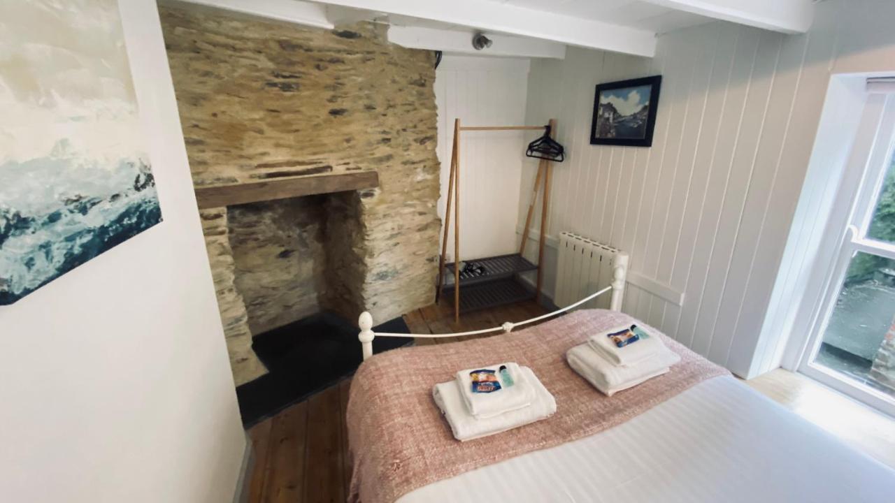 Spindrift Is A Beautiful Newly Refurbished Three Bedroom Private Family House Located On The Old Harbour And The Coastal Path In The Heart Of Beautiful Polperro Exterior foto